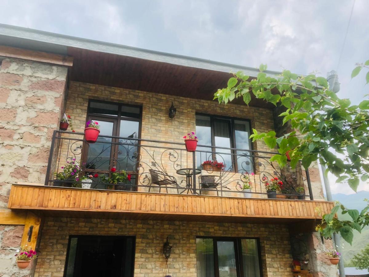 Ia'S Guest House Kazbegi Dış mekan fotoğraf