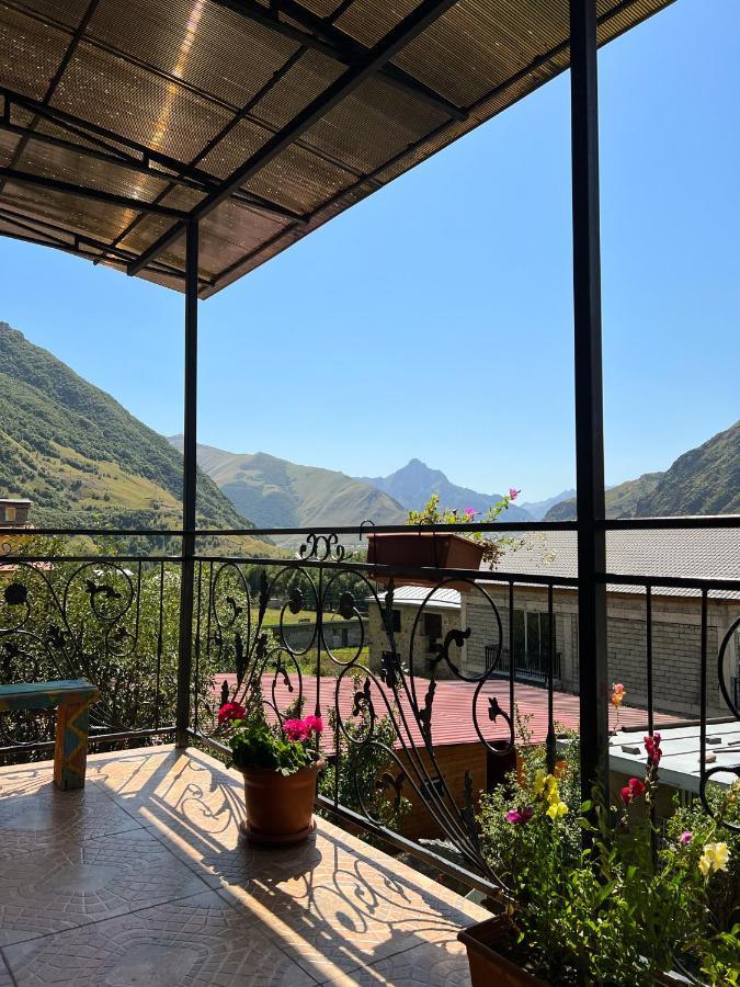 Ia'S Guest House Kazbegi Dış mekan fotoğraf