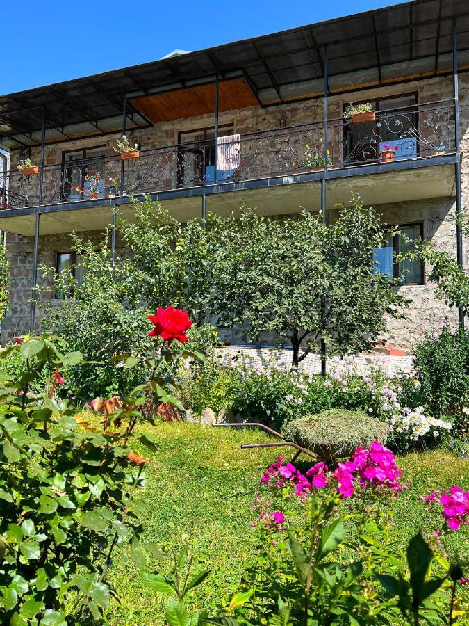 Ia'S Guest House Kazbegi Dış mekan fotoğraf