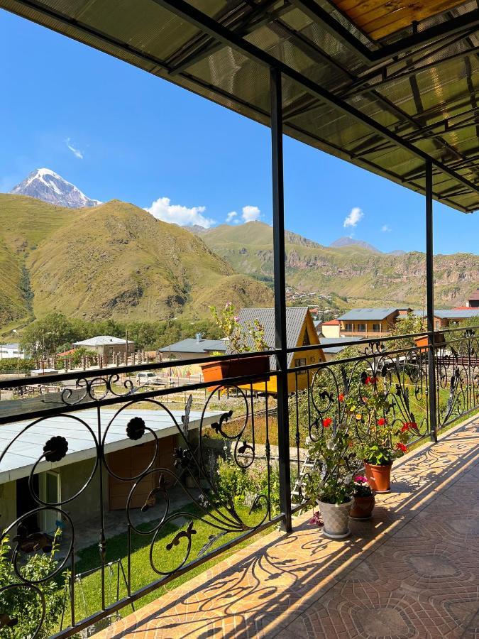 Ia'S Guest House Kazbegi Dış mekan fotoğraf