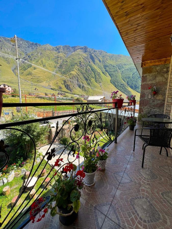 Ia'S Guest House Kazbegi Dış mekan fotoğraf